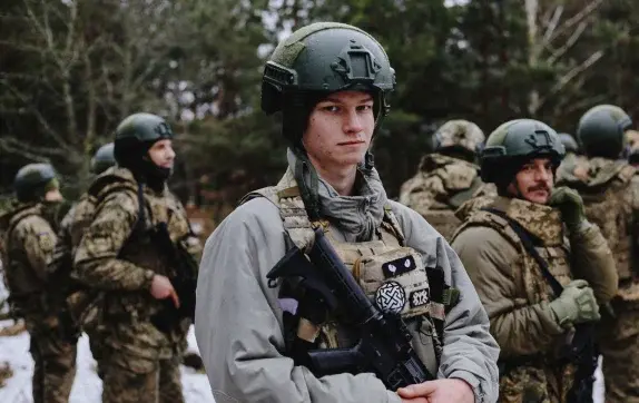 групове фото авангардистів